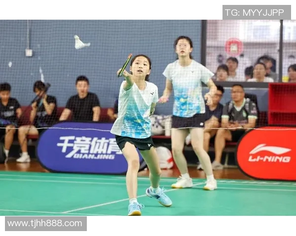 成都羽毛球队在大满贯赛中的默契配合与精彩表现分析